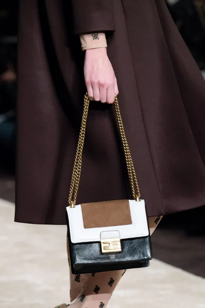 Look 117